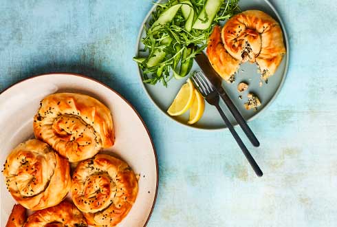Spinach and lemon filo spiral pies